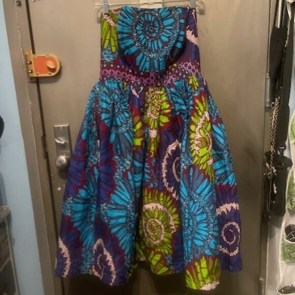 Sika Strapless Fit & Flare Dress - Floral Ghanian Print - Picture 3 of 16